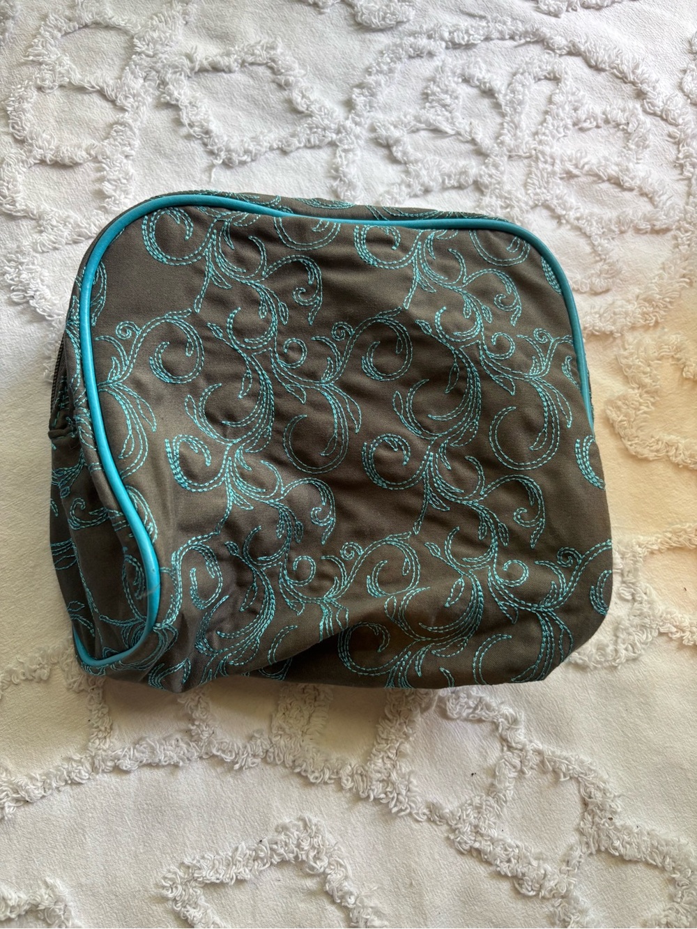 Cosmetic bag